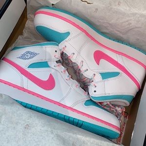 Nike Jordan 1 Mid Digital Pink